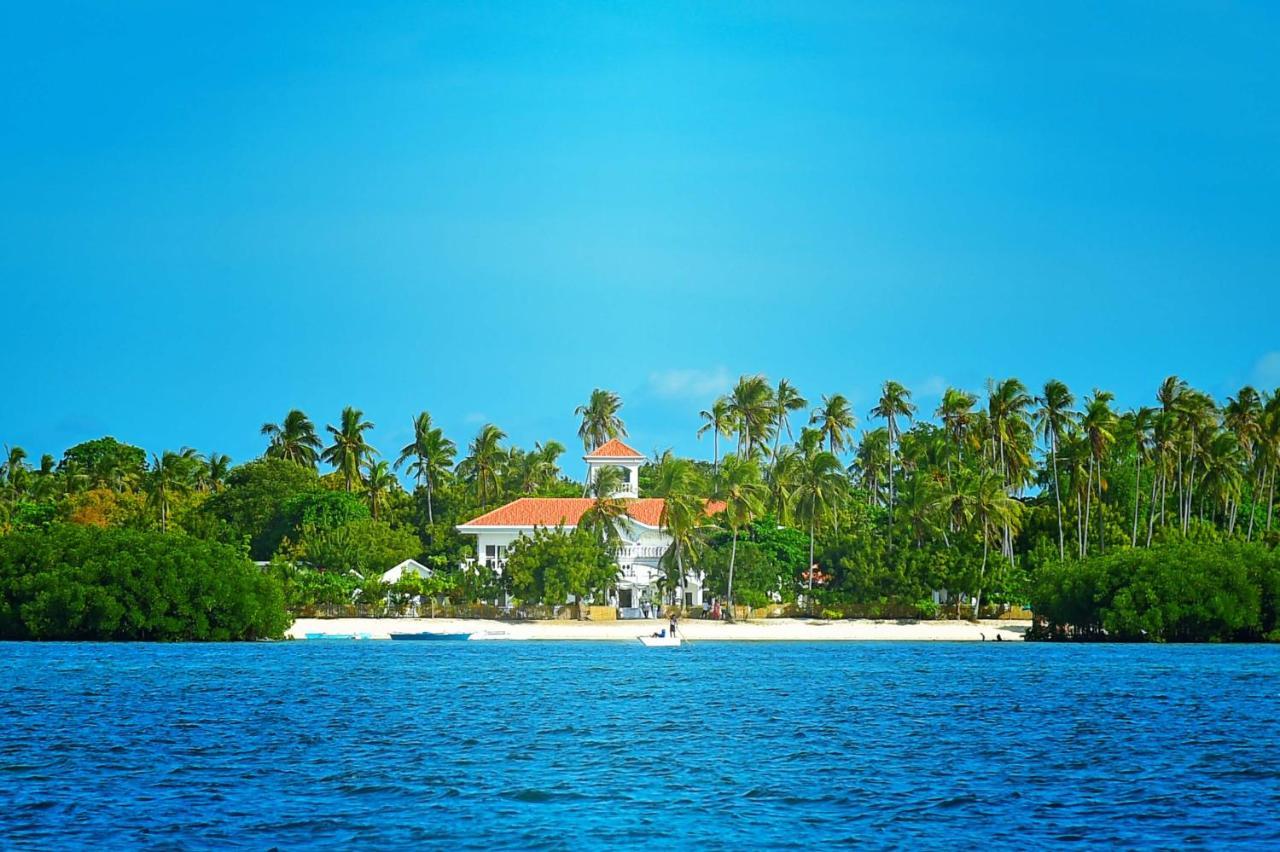 Отель Casablanca By The Sea Olango Island Экстерьер фото